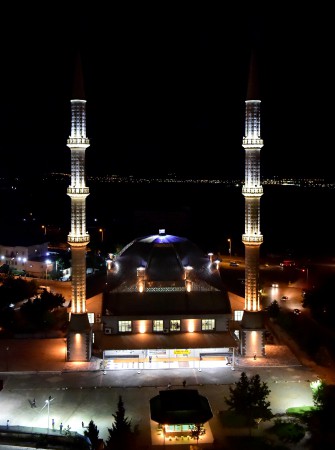 Doğukent Cami Işıklandırıldı