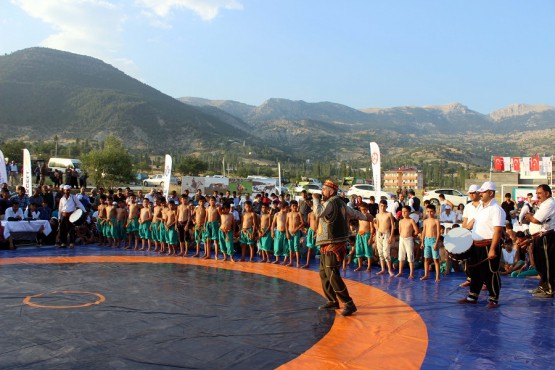 60 Yıl Önceki Güreşler Yeniden Başladı