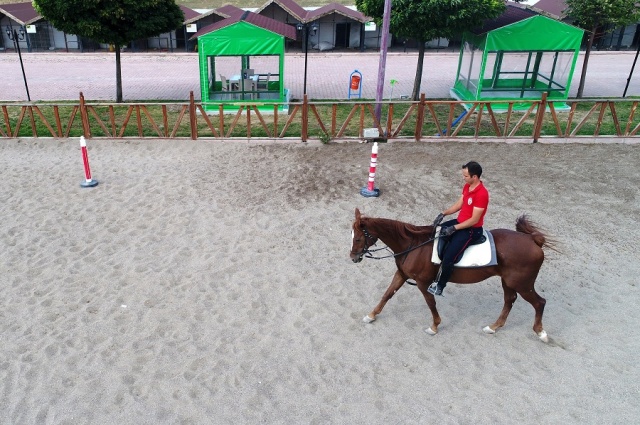 Atlı Polisler Göreve Hazırlanıyor