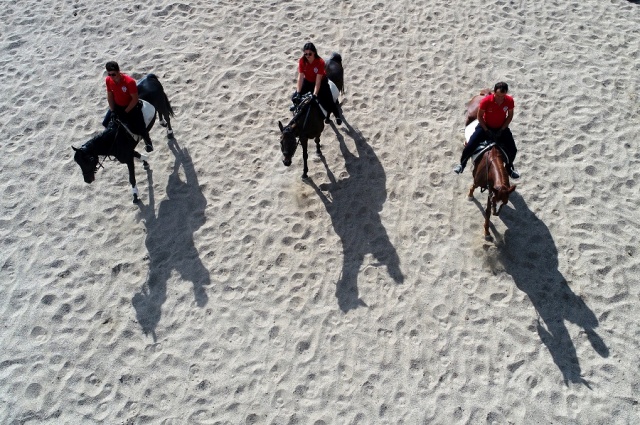 Atlı Polisler Göreve Hazırlanıyor