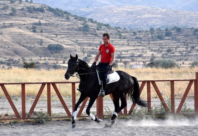 Atlı Polisler Göreve Hazırlanıyor