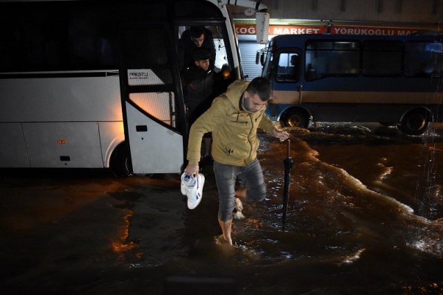 Kentte Sağanak Etkili Oldu