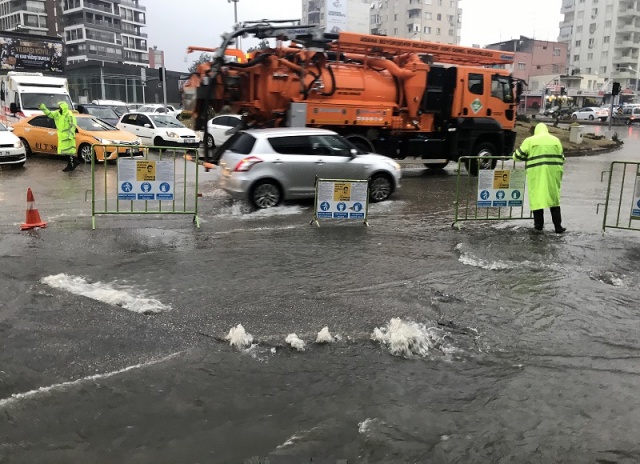 Kentte Sağanak Etkili Oldu