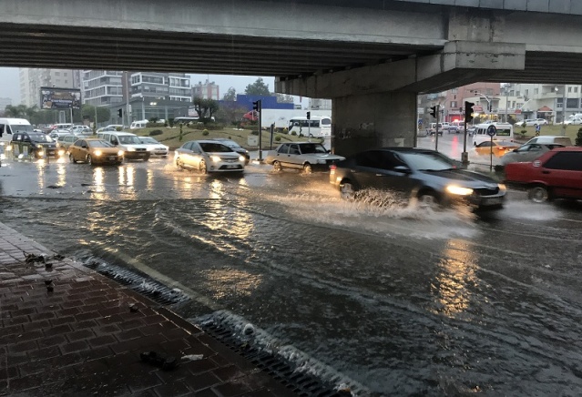 Kentte Sağanak Etkili Oldu