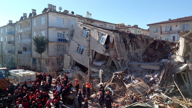 Deprem Sonrası Elazığ'dan Görüntüler