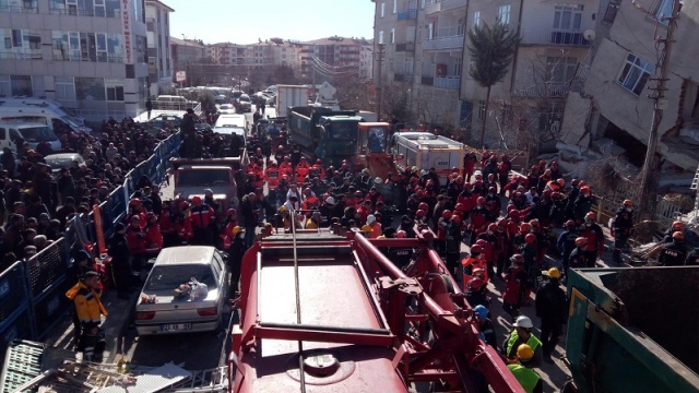 Deprem Sonrası Elazığ'dan Görüntüler