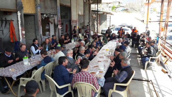 Ilıcalılar Evet Kurbanı Kesti