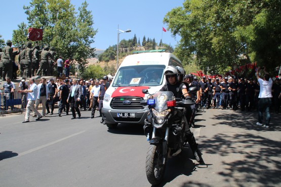 Bingöl’de Şehit Düştü Binlerce Kişi Uğurladı