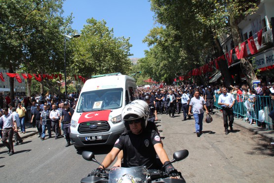 Bingöl’de Şehit Düştü Binlerce Kişi Uğurladı