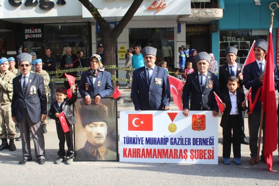 Cumhuriyet Bayramı Törenle Kutlandı