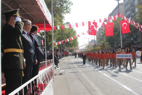 Cumhuriyet Bayramı Törenle Kutlandı