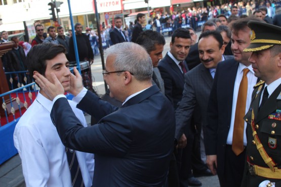 Cumhuriyet Bayramı Törenle Kutlandı
