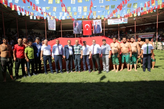 Başpehlivan Serdar Böke Oldu