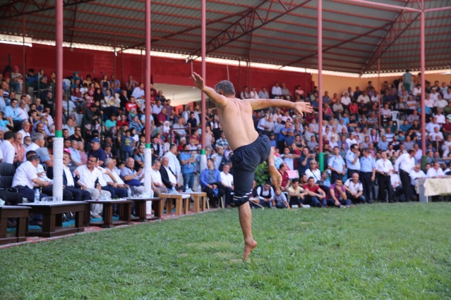 Başpehlivan Serdar Böke Oldu