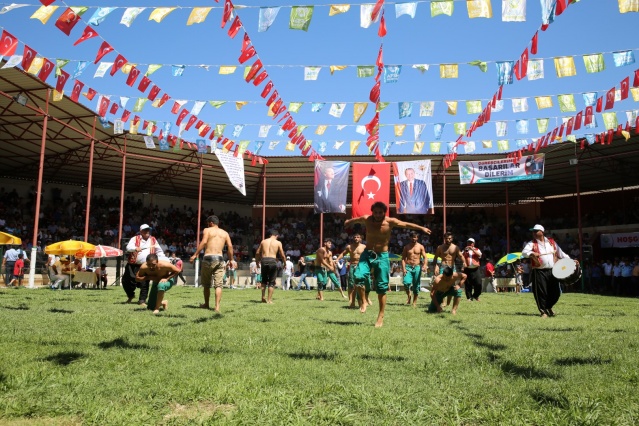 Başpehlivan Serdar Böke Oldu