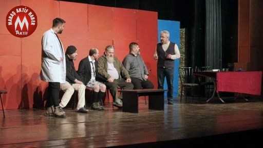 Deliriyorum Haberin Olsun Kahkahaya Boğdu