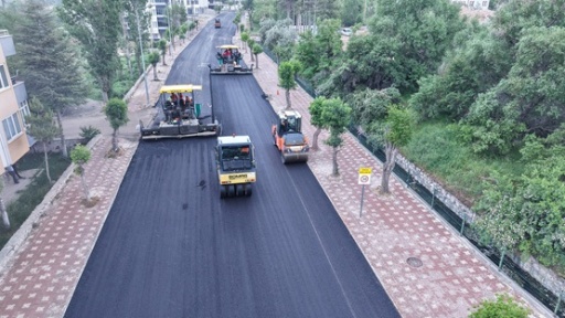 Elbistan Pınarbaşı Caddesi’nde Asfalt Mesaisi