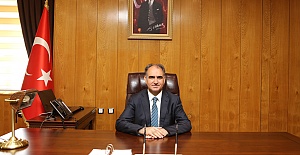 Vali, Cumhuriyet Bayramını Kutladı