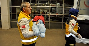 İki Otomobil Çarpıştı 8 yaralı