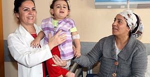 Naylon Yutan Bebek Ölümden Döndü