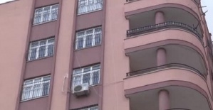 Balkondan Düşen Kadın Öldü