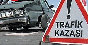 Otomobiller Çarpıştı 8 Yaralı