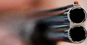 Tüfekle Eşini Öldürdü