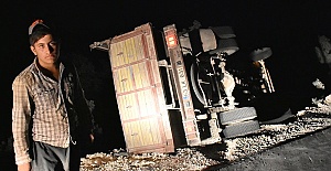 İşçi Kamyoneti Devrildi 17 Yaralı