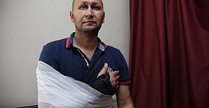 Kendisine Müdahale Eden Sağlıkçıyı Dövdü