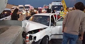 Otomobil Refüje Çarptı