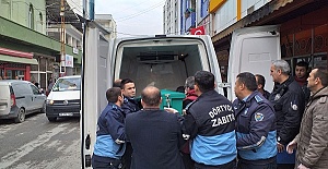 Asansörde Sıkıştı Öldü