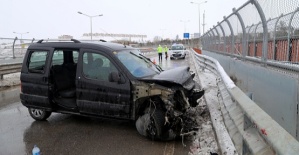 Bariyerlere Çarptı Paramparça Oldu
