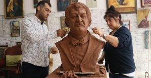 Müslüm Gürses’in Heykeli Köye Dikilecek