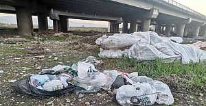 Aksu Çayı Zift Akıyordu Köprüsü de Çöplük Oldu