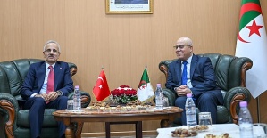 Ulaştırma ve Altyapı Bakanı Uraloğlu Cezayir’de
