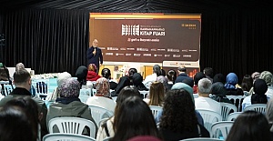 Tarık Tufan, Kitap Fuarı’nda Okurlarla Buluştu