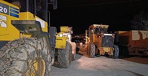 Büyükşehir Kar Yağışı Öncesi Sahada Yerini Aldı