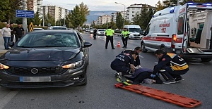 Otomobilin Çarptığı Kadın Yaralandı