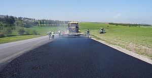 Elmalar Çokyaşar Yolu Sıcak Asfalt ile Kaplanıyor