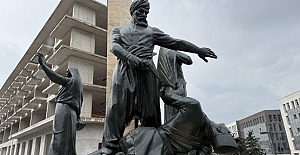 Kıbrıs Meydanı’ndaki Anıt Yeniden Ait Olduğu Yerde